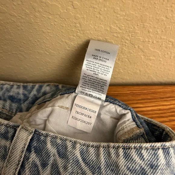 Pac Sun mom short cuffed raw hem size 25 jean denim shorts - Picture 7 of 8